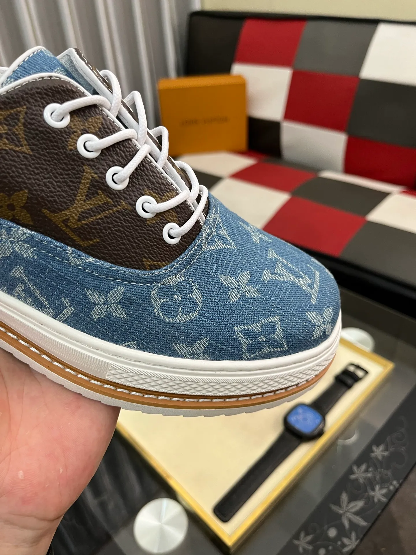 Men's Men's Shoes 💰420⌚️⌚️🇮🇹🇮🇹LV Louis Vuitton. The latest trendy casual shoes are popular in physical stores in sizes 38-44. New spring and summer comfortable imported custom original cowhide, unique jacquard fabric element design. Paired with sheepskin lining, Lv original bottom, [taiyang][taiyang] high-end packaging and high quality💪Details determine the quality, you can enter and leave the counter at will, welcome to compare🇮🇹